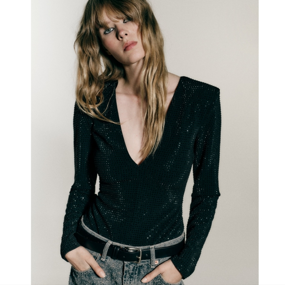 ❌️SOLD❌️SPARKLY KNIT BODYSUIT SIZE S - Picture 1 of 9